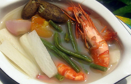 SINIGANG HIPON/BAKA/BABOY 牛肉、豚肉またはエビの酸っぱいスープ