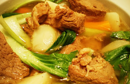 NILAGANG BAKA o BABOY 豚肉または牛肉のスープ